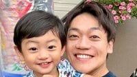 「遺伝子やばい」おばたのお兄さん 2歳息子のキメ顔に“惚れた”！躍動感あふれる大ジャンプを披露「着地の体幹すごい」「パパをよく見ている」