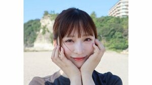 AKB48小栗有以 海で“ウエスト細い”お腹見せショット公開！お気に入りのサラサ＆ミニ丈トップス着こなした姿に「写真集みたい」「人魚姫」