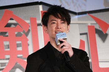 佐藤健が明かすONE OK ROCK・Takaの存在「嫁です」
