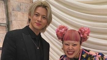 平野紫耀＆渡辺直美 不思議なポーズで再会を喜ぶ！？ほほ笑ましい2ショット公開に「最強コンビ！」と喜びの声