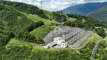 日本一高い重力式ダム「奥只見ダム・地下発電所」と間近で見る「開閉所」見学！爽やかな自然「奥只見遊覧船」で湖上散策 ツアーを発売
