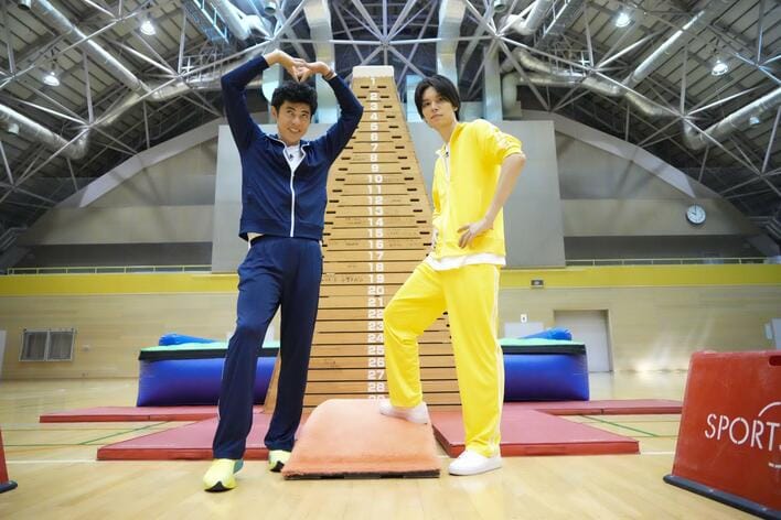 萩原利久が小島よしおと跳び箱対決！そびえ立つ30段にも「運動神経バツグンの私ならCOZY（＝小島）に勝てる」と自信満々！？