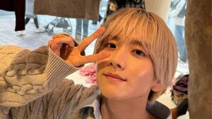 「迫力やばすぎ」板垣李光人 金髪×ヒョウ柄の“最強ビジュ”のコーデを披露！クールで愛らしい表情に「似合ってます」