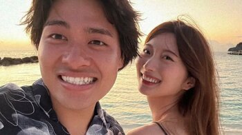 「全部いい写真すぎ」華金カップル モルディブでの“新婚旅行”を満喫！透明感あふれる海をバックに水着姿やぴったり寄り添うラブラブ姿も