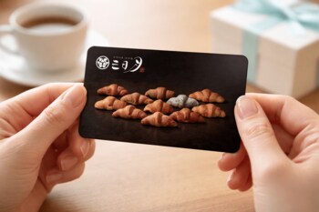 感謝や門出の想いを、手軽に贈れる新しいカタチへ。店舗で好評の「eギフトカード」を2026年3月2日より三日月屋オンラインショップで販売開始！
