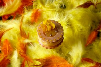 【大阪マリオット都ホテル】HAPPY YELLOW(R)に包まれる特別な春。輝く女性を魅了する、限定スイーツとカクテルで至福のひとときを