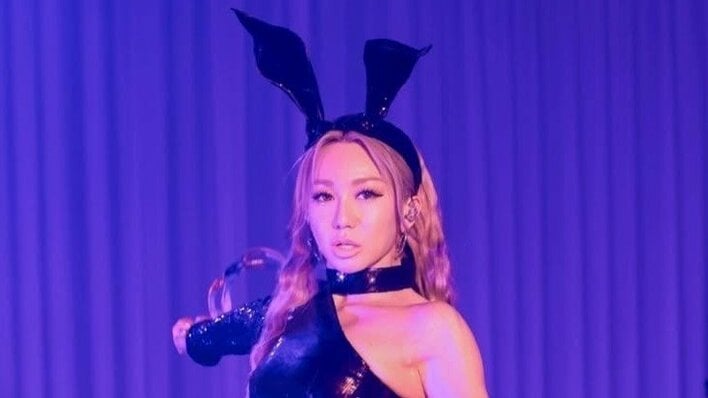 「エグいスタイル神」倖田來未(43) バニー衣装からのぞく美ボディーに釘付け！引き締まったウエストや脚線美を披露「筋肉モリモリ」