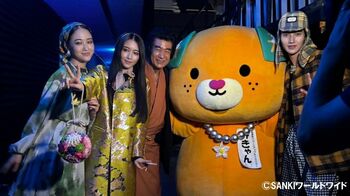 藤岡弘、ファミリーでTGCランウェイに登場 「理想の家族」“藤岡ファミリー”仲良しの秘密に密着！