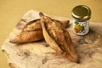 ＜九州発＞ THE CITY BAKERY 福岡より、第二の明太フランス『ゆず味噌ガーリックバゲット』が誕生。9月18日(金)キャナルシティ博多の店舗間で、地域に根差したコラボレーションがスタート！