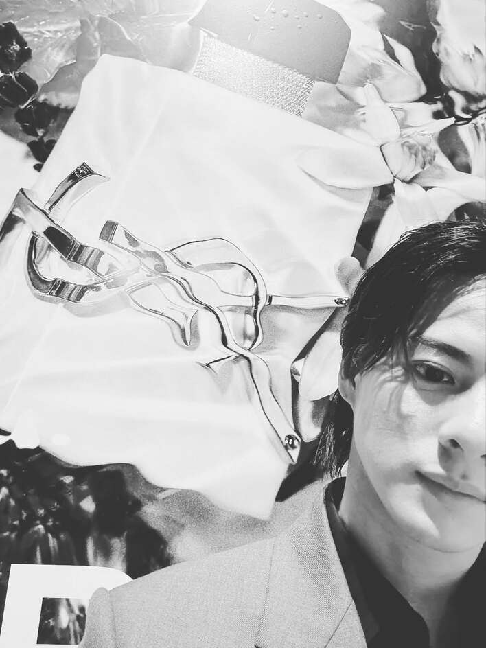 平野紫耀　チェキ　ポストカード 上半身裸 腕まくりにキュン」平野紫耀 “レア”なプリントシール撮影中の