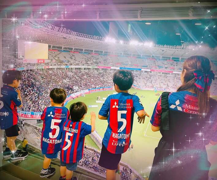 三男の顔ブラボーすぎ」長友佑都の妻・平愛梨 4人の子供たちによる