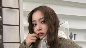 「眼福の極み！」内田理央 大胆スリットの美脚際立つコーデ披露！大人な雰囲気漂うカジュアルなスタイルに「オシャレ上級者」