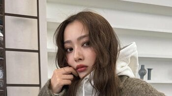 「眼福の極み！」内田理央 大胆スリットの美脚際立つコーデ披露！大人な雰囲気漂うカジュアルなスタイルに「オシャレ上級者」