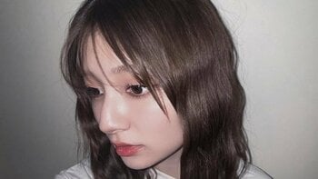 「自撮りが天才的」吉川愛 近距離ショット公開！オフ感漂うヘッドホン姿に「好きすぎてむり」「似合ってる」