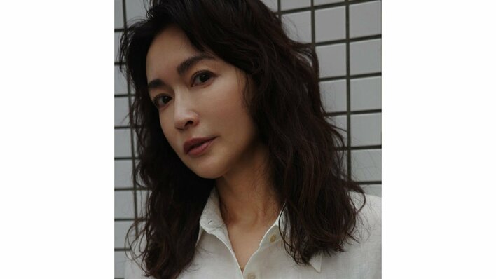 長谷川京子 スラリ美脚際立つショートパンツコーデを披露！小物使いもおしゃれな洗練された大人スタイルに「とっても似合ってます」