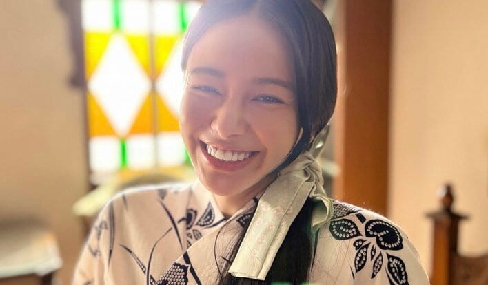 【実際の投稿】キラキラ笑顔の山本舞香の撮影風景も！写真と動画を見る