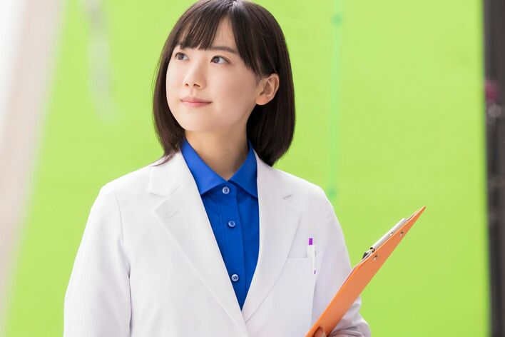 芦田愛菜「”ちょっと疲れた”と思ったら猫を吸いに行ってます！」愛猫家エピソードを明かす