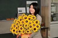 出口夏希が笑顔のクランクアップ！北村匠海に「生徒でも、先生になってからも助けてもらいました」と感謝『サバ缶、宇宙へ行く』