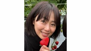 井上和香 10歳長女といちご狩りを満喫する仲むつまじい親子2ショット公開！幸せいっぱいな笑顔を浮かべた姿に「かわいい♡」「おいしそう～！」