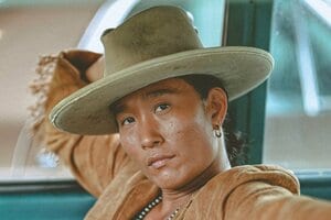 平井 大 ハワイで息子抱く姿に「頼り甲斐のある素敵なダディ」妻との思い出詰まったレストランで家族と過ごす様子に「幸せfamilyですね」