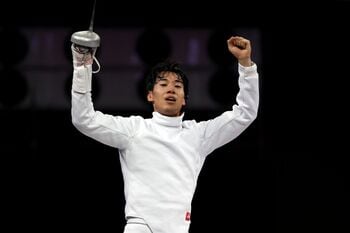 【速報】フェンシング加納虹輝が決勝進出！一本勝負の延長にもつれる激闘制す　男子エペ個人では日本勢初のメダル確定