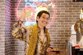 「PPAP」から10周年を迎えるピコ太郎氏が「タコとハイボール」公式アンバサダーに電撃就任！