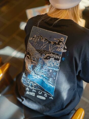 ＜初コラボレーション＞白馬村公式ブランド《HAKUBAORIGINAL》とのコラボレーションTシャツを2025年12月19日（金）発売