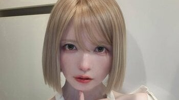 「AI動画かと･･･」益若つばさ 愛犬と戯れる様子を公開！顔を寄せ合い密着するショットに「惚れてまう！」「可愛すぎるぜぇ」と反響