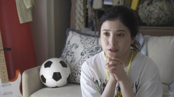 吉高由里子、ハイボールは手放せない！？おうちスポーツ観戦スタイルを明かす