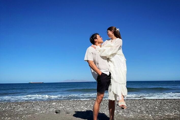 川島海荷 競泳・中村克選手と結婚発表！ギリシャ・サントリーニ島での