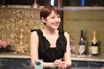 トリンドル玲奈 みんなで催眠術についてのトーク中「指が離れない！」とかかってしまって！？一同騒然「誰がかけてんの？（笑）」