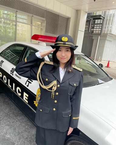 大原優乃 1日警察署長を務め服姿で白バイにまたがる姿公開「凛々しくて