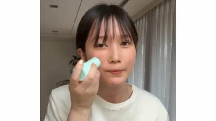「すっぴんだよね！？」本田翼 肌ケアの一部始終を公開！透明感あふれるつるつる肌を惜しみなく披露する様子に「女神降臨」と反響