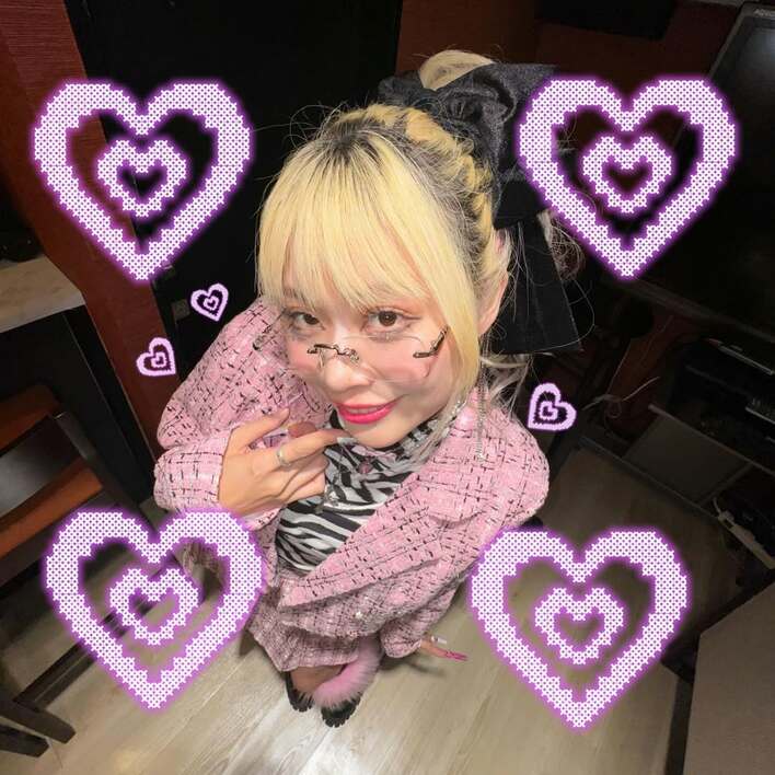 【画像9枚】「ばりかわい♡♡♡」エルフ荒川 雰囲気ガラリの“カラコンなし”メイクを見る