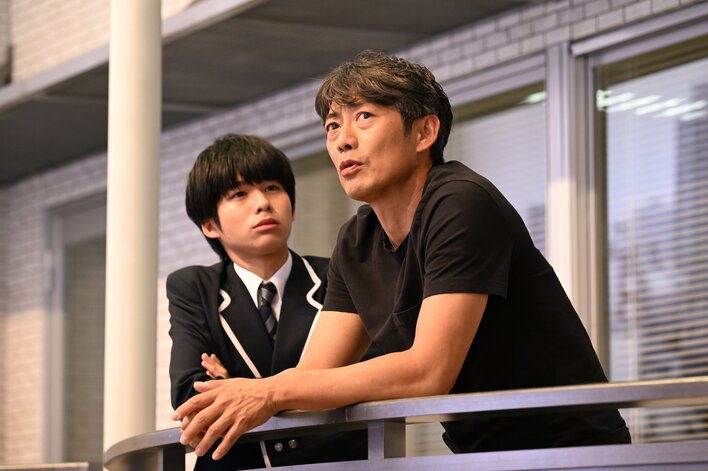 【場面写真追加】“鬼塚（反町隆史）はずし”をする生徒たち！そんななか鬼塚は歩夢（川口和空）の恋を後押しするためある作戦を提案する『GTO』第3話予告