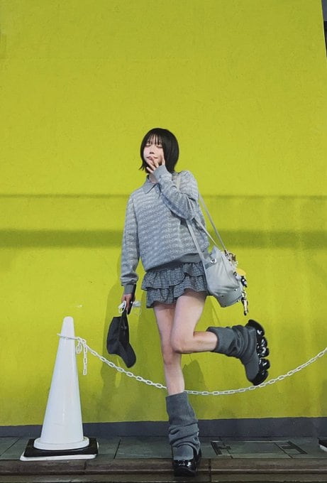 あのちゃん 変装なしドンキ降臨ショット公開！美脚際立つミニスカ