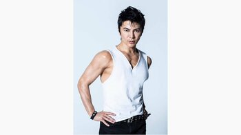 バキバキ筋肉！武田真治(52) 鍛え上げられた肉体美を披露！青空広がるグアムのビーチでの自撮りショットに「素晴らしく仕上がってます」
