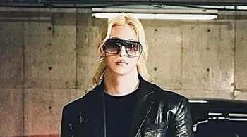 ローランド 豪華な自宅の“床の大理石”を新調！光沢感ある白からシックで高級感漂う模様替えに「かっこよ」「オシャレだなぁ」