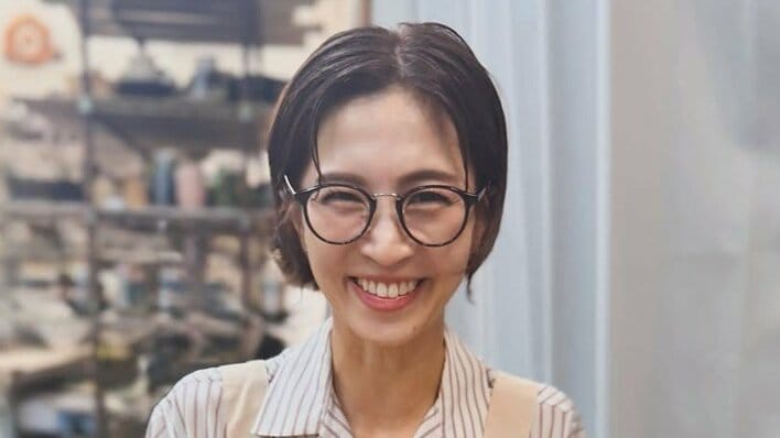 安田美沙子「こんな似る!?」夫と9歳長男の親子ショット公開！肩並べて陶芸する様子や6歳次男の真剣な姿に「親子で楽しそう」