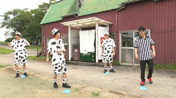 岸優太、早食い対決で失態の浮所飛貴に「かわいいリアクションはいらない！」と豪快食べっぷり見せる