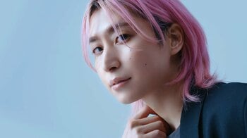 Snow Man・佐久間大介「周りの⼈が佐久間くんのファンになって帰っていく！」撮影現場での特技に称賛の声