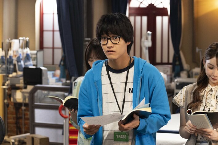 佐野晶哉主演！松本若菜が1人2役＆ガチャピン出演＆『脱力タイムズ』とコラボ…『Dr.アシュラ』FOD SPドラマ『医療監修編』配信<br />