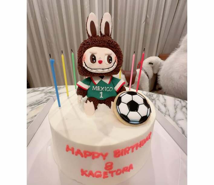 川崎希「ラブブ」ケーキで長男の誕生日を祝福！特大ぬいぐるみや自作