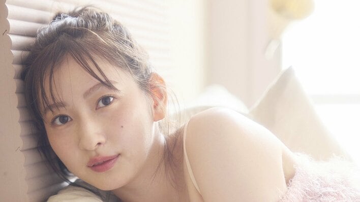 元Juice=Juiceリーダー植村あかり、ランジェリーカットにも挑戦！卒業後初のフォトブック『ふたたび』カバーと新たな先行カット解禁！大人な表情に釘付け