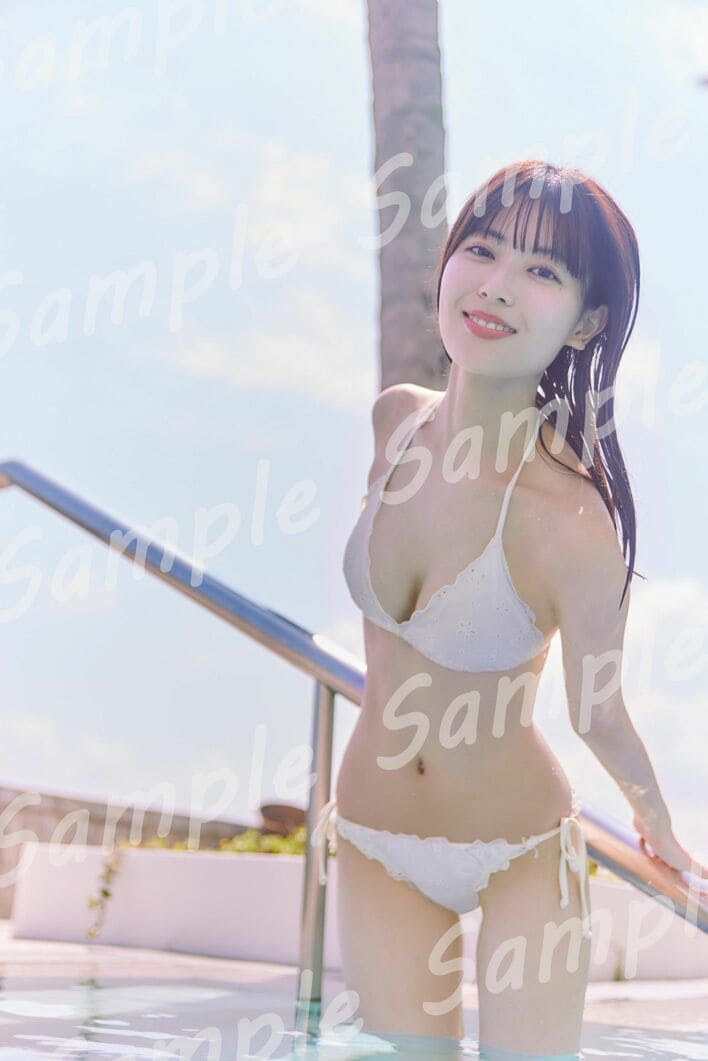 新ショット解禁】大胆さの中にも気品を… はかなげなランジェリー姿が