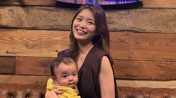 第2子妊娠中の蜂谷晏海 “美脚”際立つコーデで1歳長男とお散歩を満喫！オシャレな親子に「師匠が羨ましい！」夫は井戸田潤