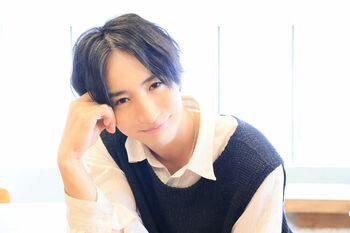 古屋呂敏 1話1分で描く縦型ショートドラマ『サラリーマン山崎シゲル』に主演！小手伸也との「シュールなかけ合いを楽しんで」