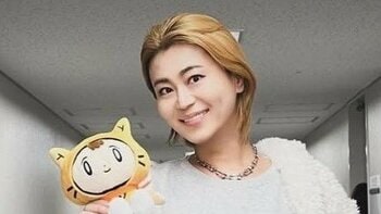 「スーパーモデルみたい」紅白出場決定の氷川きよし リップ際立つ自撮りショット！すらりと美脚際立つ姿に「脚長～い」「スタイル抜群」