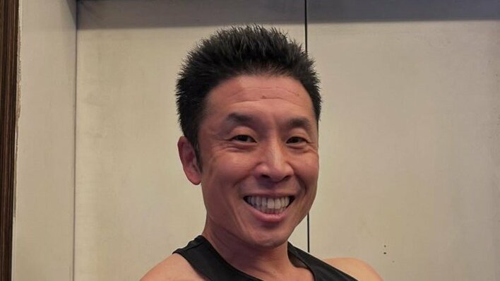  “超ムキムキボディー”なかやまきんに君 血管が浮き出た上半身トレーニングショット披露！ ジムで鍛える姿に「前よりさらに大きくなった」