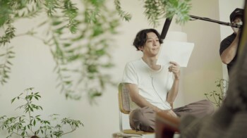 高橋一生「シャキーン！」大好きなチョコレート菓子のCMではしゃぐ